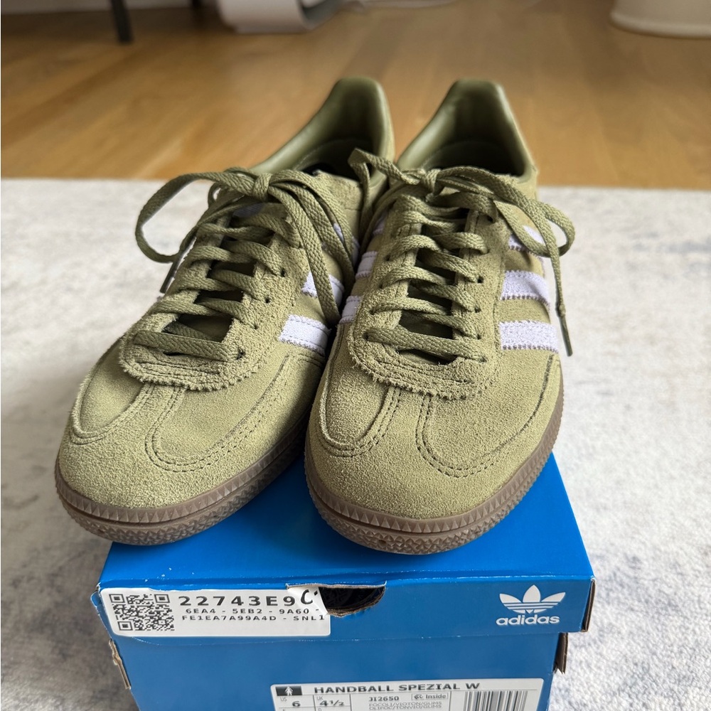 NEW Adidas Olive Green Sneakers with Violet Accents - Picture 8 of 12